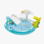 Piscine et toboggan